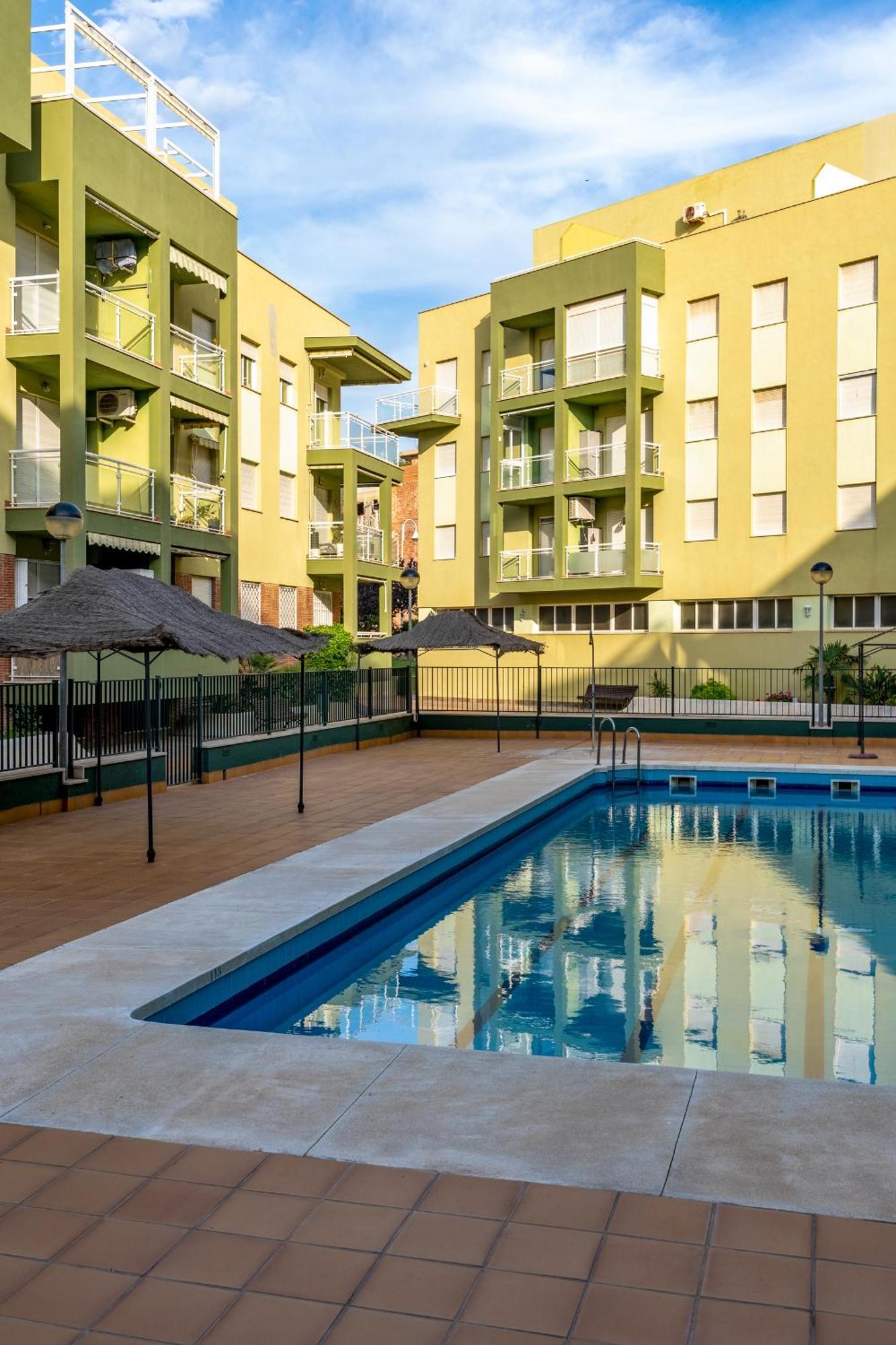 Bonito Apartamento En La Playa Con Piscina ตอร์เรนูเอวา ภายนอก รูปภาพ